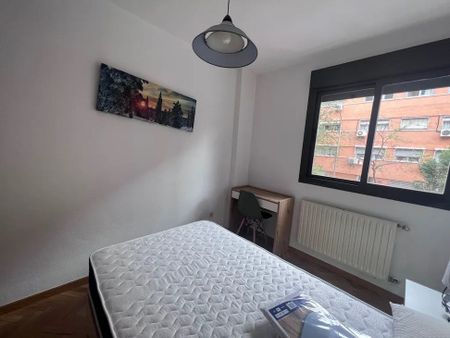 Calle Ladera de los Almendros, Madrid, Community of Madrid 28032 - Photo 3