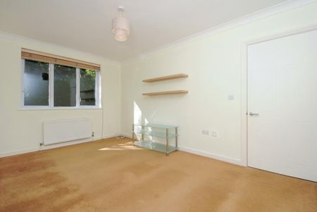 Springbank, Winchmore Hill N21 - Photo 4