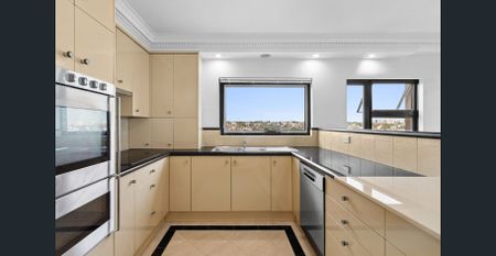 Apartment with Uninterrupted Harbour Views - Photo 4