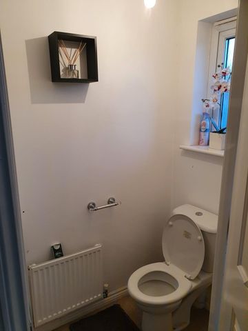 2 Bed Terraced House, Newhouse Road, G42 - Photo 4