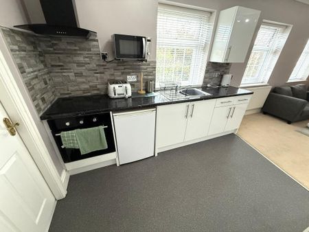 Studio to rent - Photo 5