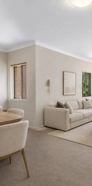 Highly sought after modern 3 bedroom apartment - Photo 1