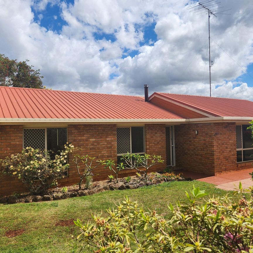 Family Home in Newtown - Photo 1