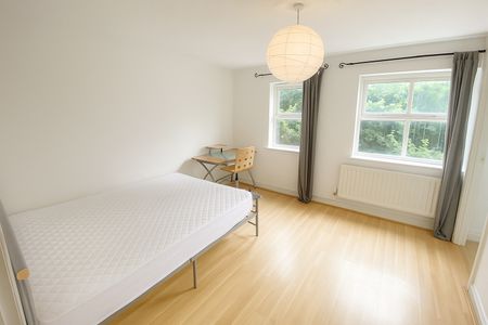 6 Bed Terraced House, Parnell Road, BS16 - Photo 4