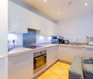 2 bedroom flat to rent - Photo 6