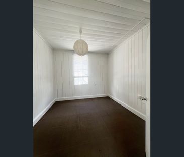 Live in the heart of Sandgate Village - Photo 5