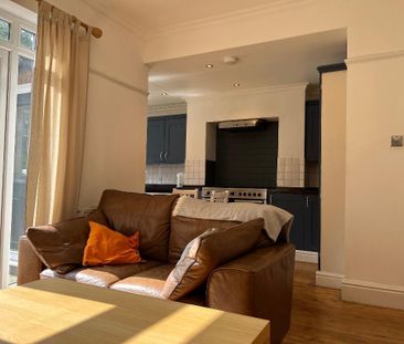 4 bedroom semi-detached house to rent - Photo 1