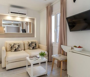 Lovely One-Bedroom Apartment With Balcony Just Two Minutes from Beach - Photo 5