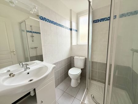 Location Appartement 2 pièces 47m² - Photo 3