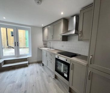 2 bedroom terraced house to rent - Photo 4
