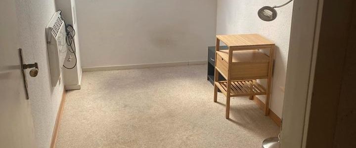 Biete 1,5 Zimmer Wohnung an der Goslarsche Str. 20 an! - Foto 1