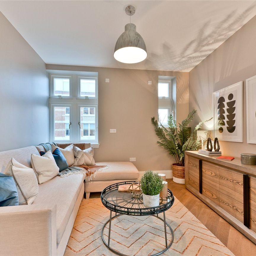 Rosebery Avenue, London, EC1R 4SP - Photo 1