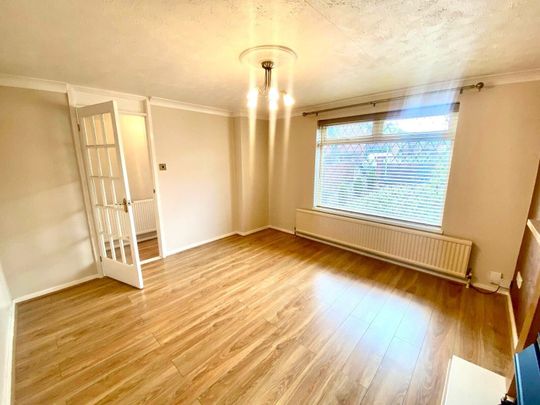 Kitson Close, Leeds - Photo 1