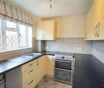 Morston Close, Tadworth, Surrey, KT20 - Photo 4