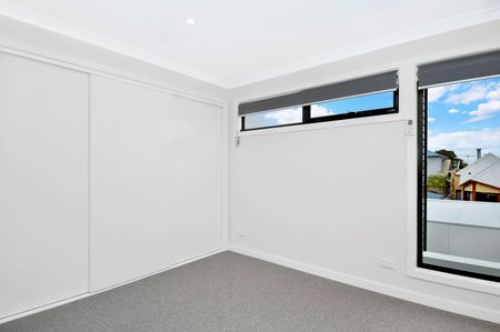 2/126 Victoria Road, Northcote VIC 3070 - Photo 2