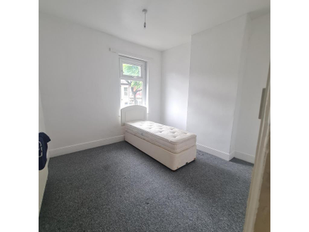3 bedroom property to rent - Photo 4