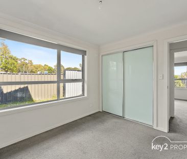 Charming 3-Bedroom Home - Photo 2