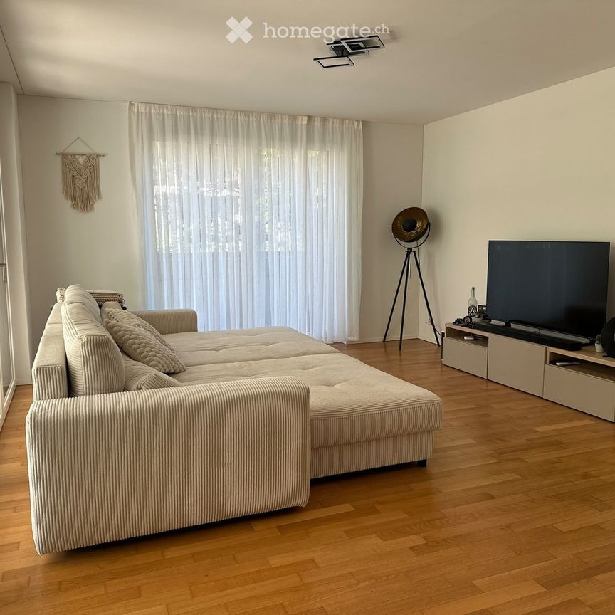 Helle 2.5-Zimmerwohnung mit 23 m² Wintergarten – Nachmieter per 1. Dezember 2026 gesucht - Photo 1