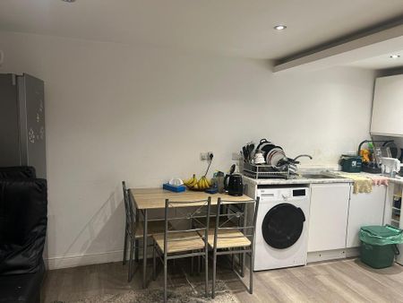 2 bedroom terraced house to rent - Photo 3