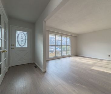 For Lease - 343 Bronte Road, Oakville, Ontario - Photo 4