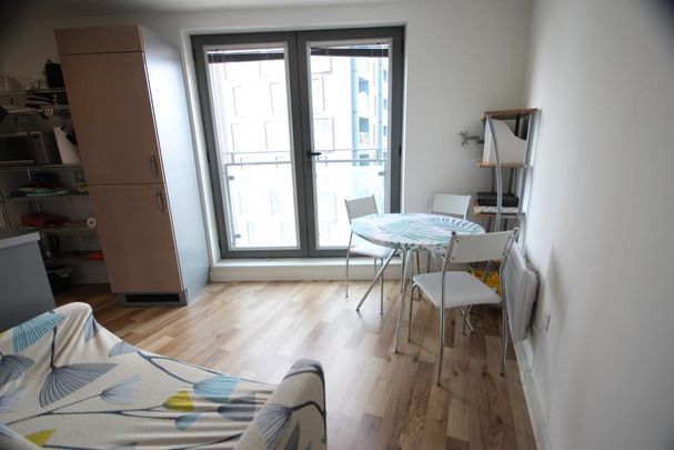 Studio to rent - Photo 1