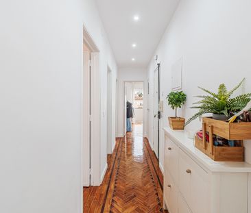 APARTAMENTO T2 TOTALMENTE REMODELADO NA AJUDA - Photo 3