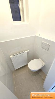 UNBEFRISTETE HELLE ALTBAUWOHNUNG IN DER GUDRUNSTRASSE - Photo 1