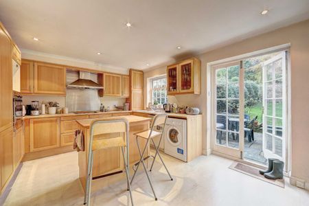 Pine Grove, Wimbledon, SW19, London - Photo 5