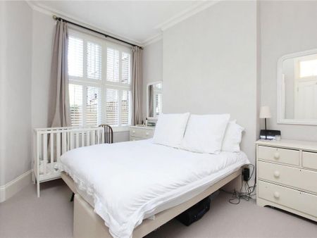 2 Bed Flat, Bonneville Gardens, SW4 - Photo 2