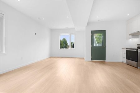 For Lease - 10 Summit Avenue Unit# 3, Toronto, Ontario - Photo 2