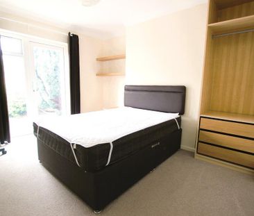 6 bedroom semi-detached house to rent - Photo 3