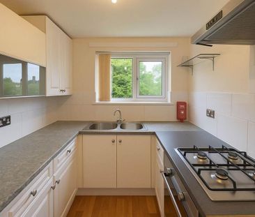 2 bedroom flat to rent - Photo 6