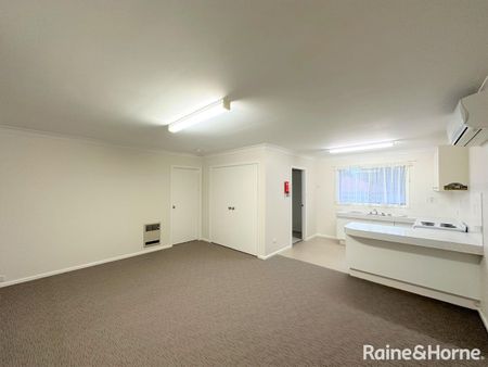 2/47 Cox Avenue, Orange, NSW 2800 - Photo 3