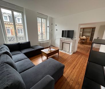 Location Maison 7 pièces 213m² - Photo 1