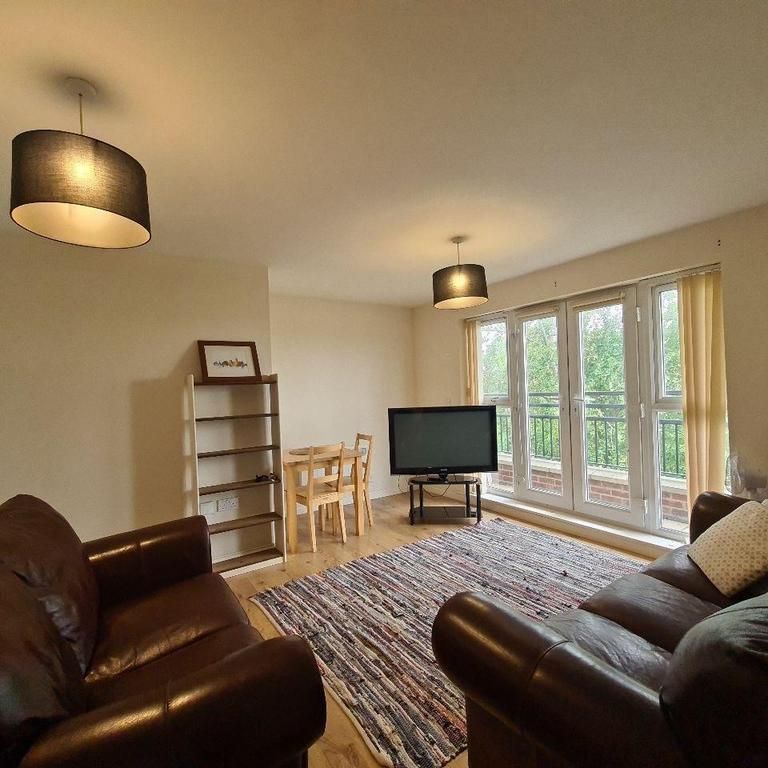 2 bedroom flat to rent - Photo 1