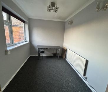 3 bedroom maisonette to rent - Photo 2