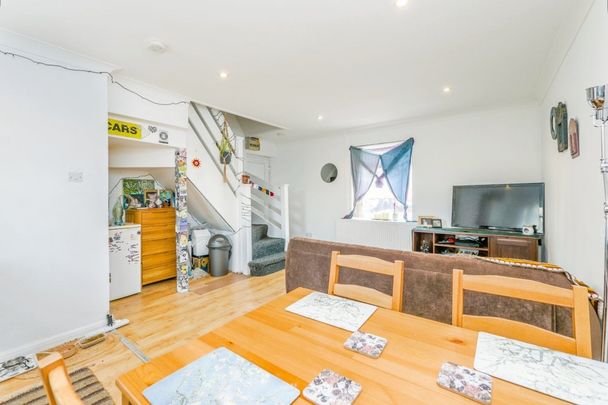 Railway Street - Photo 1