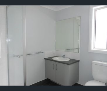 8 Idaho Court, Springdale Heights, NSW 2641 - Photo 1
