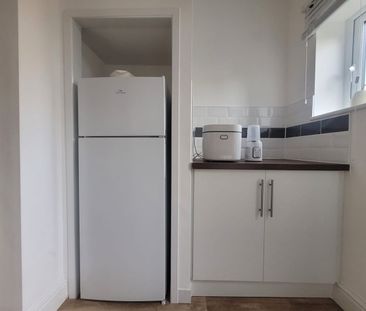 2 Bed Maisonette, London, W12 - Photo 5