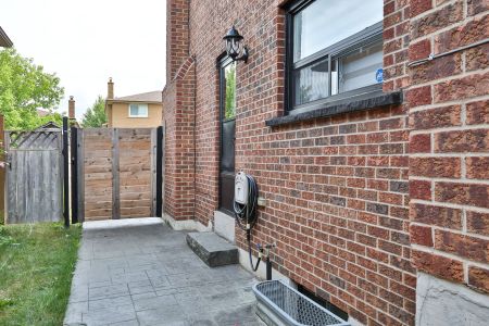 For Lease - 21 Avon Crescent, Vaughan, Ontario - Photo 5