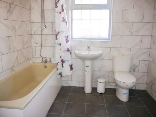 5 bedroom detached house to rent - Photo 1