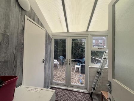 3 bedroom private hall to rent - Photo 5