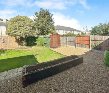 3 bedroom detached bungalow to rent - Photo 4