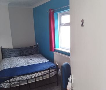Room in a Shared House, The Avenue, BN2 - Photo 1