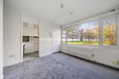 Studio to rent - Photo 2