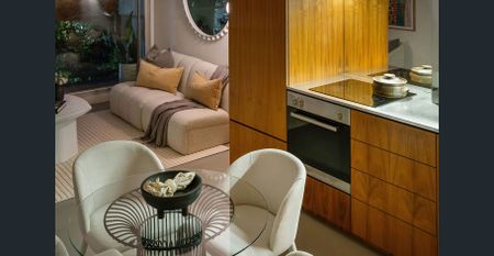 Treehouse-Style Haven With Leafy Outlook. - Photo 5