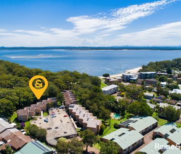 Unit in Bay Parklands - 150m to Little Beach!! - Photo 2