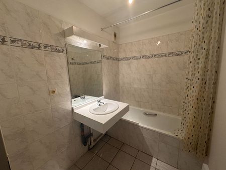 Location Appartement 3 pièces 64m² - Photo 4