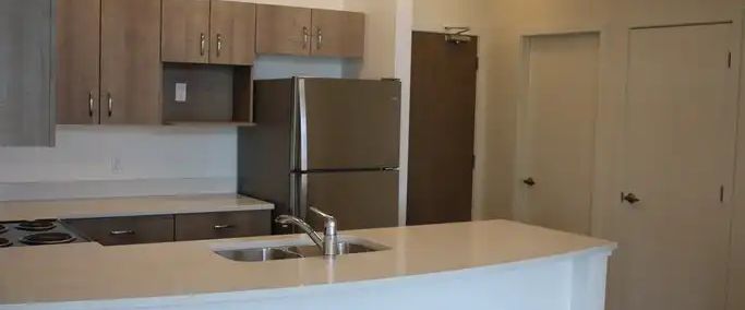 Third Floor, 3 Bedroom Corner Unit Apartment - Great Location! | 1833 Salton Road, Abbotsford - Photo 1