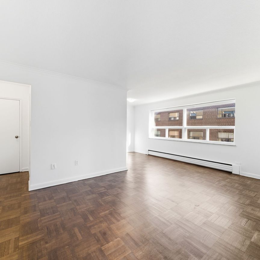 For Lease - 167 Stephen Drive Unit# 207, Toronto, Ontario - Photo 1